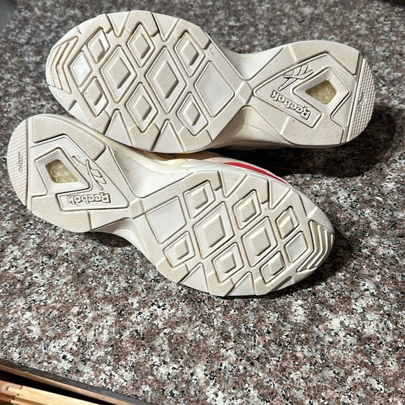 Reebok Aztrek 96 Tan Trainers - Picture 9 of 10